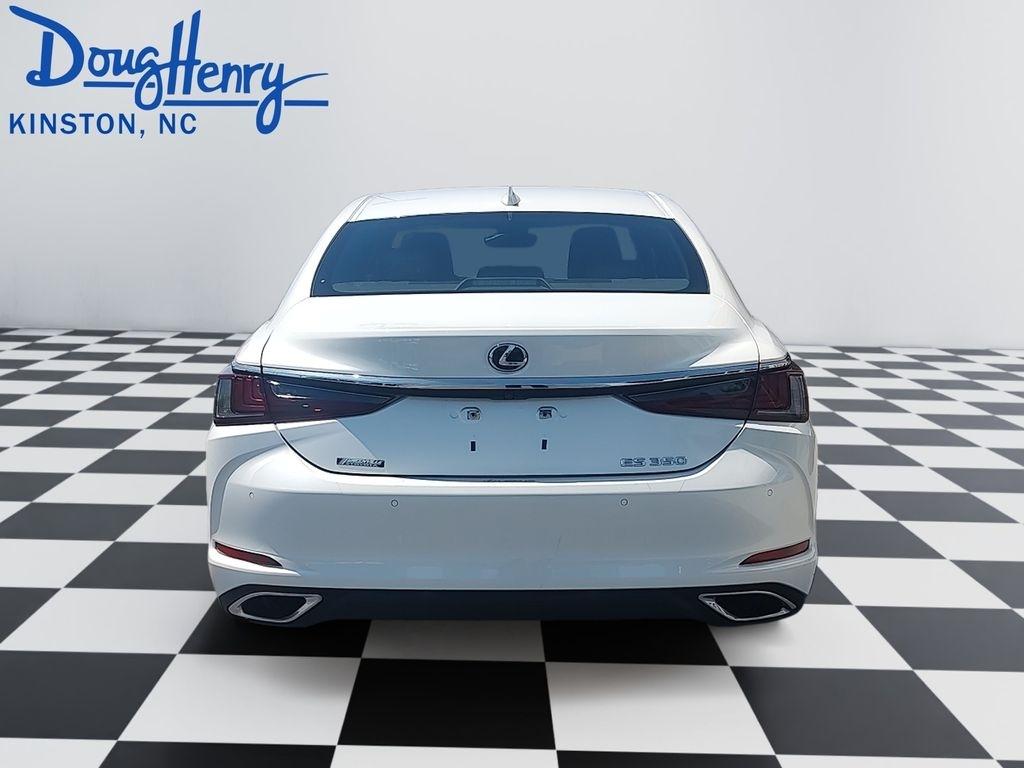 Lexus ES  2021