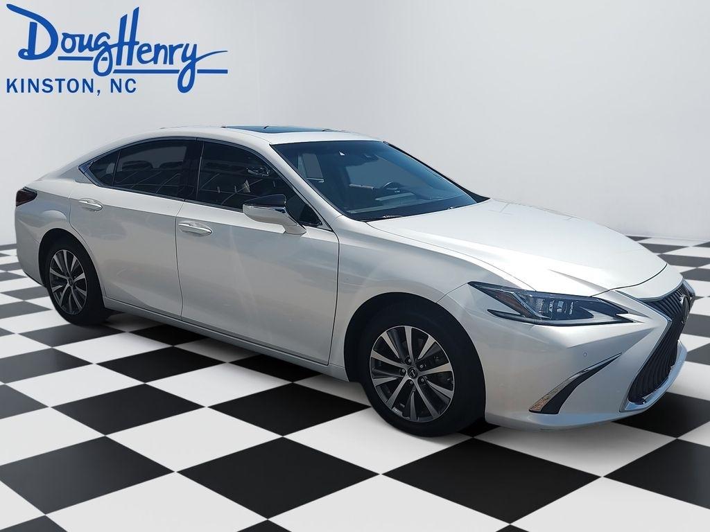 Lexus ES  2021
