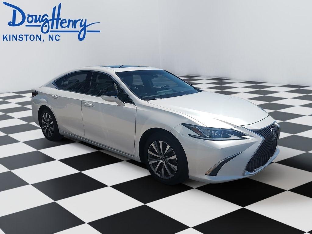 Lexus ES  2021
