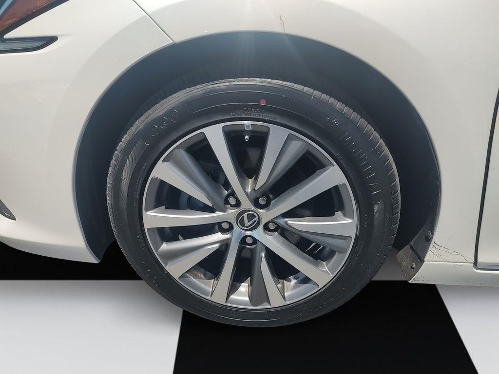 Lexus ES  2021