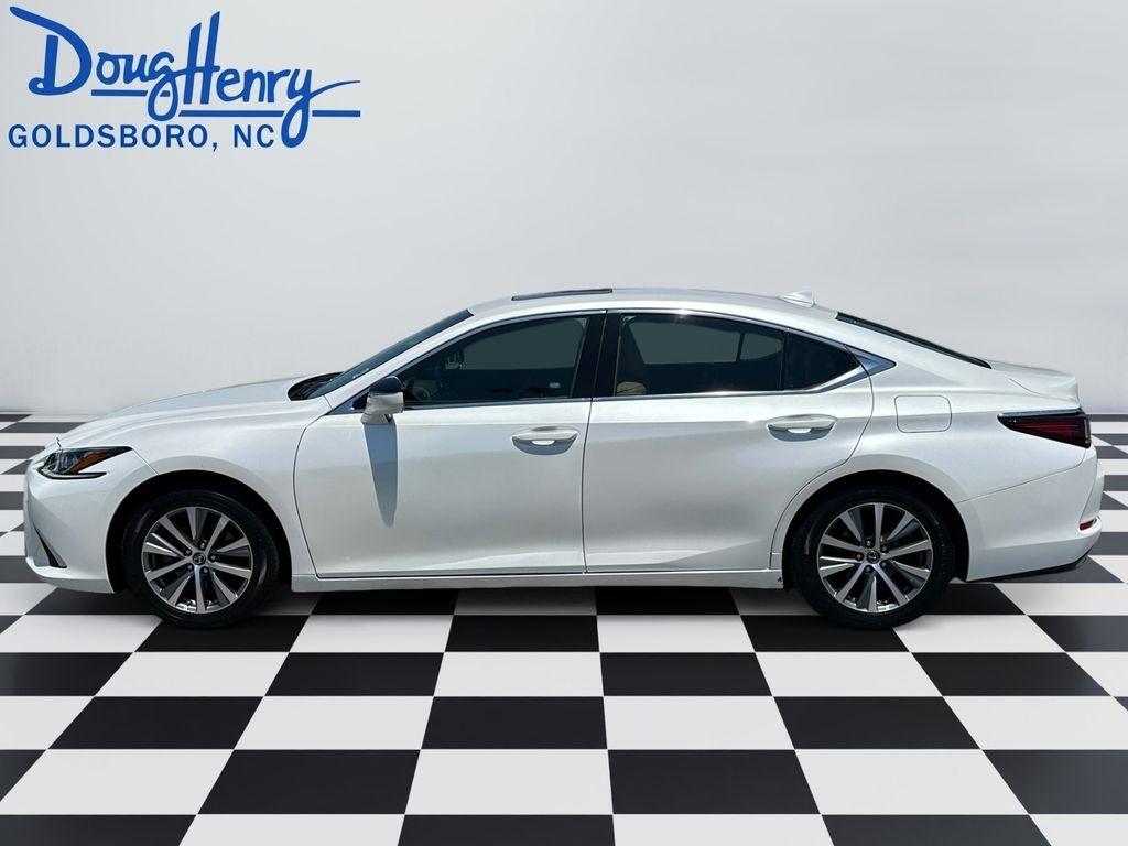 Lexus ES  2021