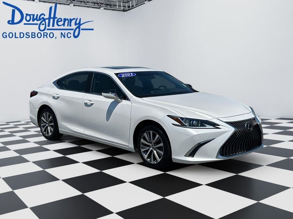 Lexus ES  2021
