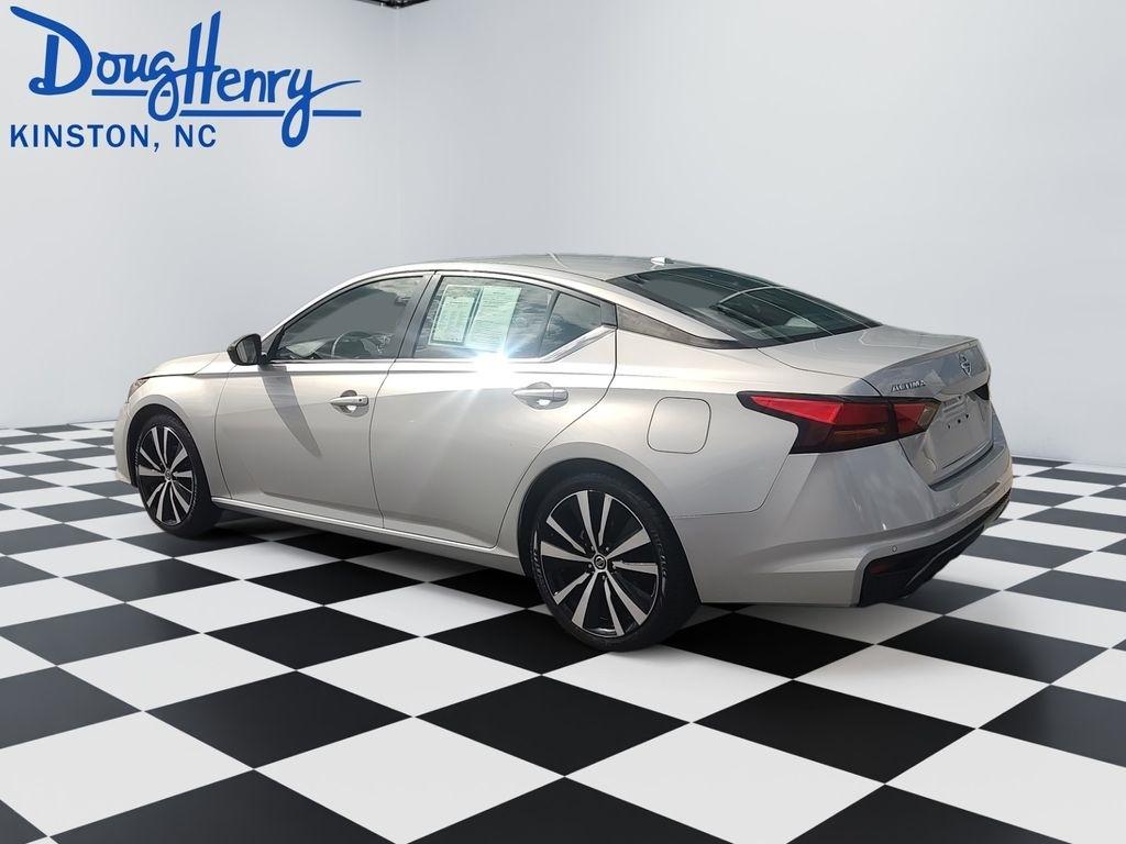 Nissan Altima  2021