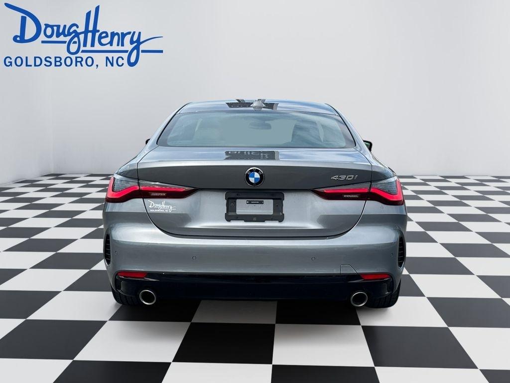 BMW 4 Series  2025