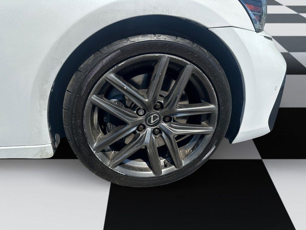 Lexus IS  2020