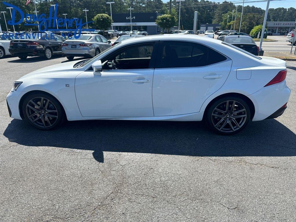 Lexus IS  2020
