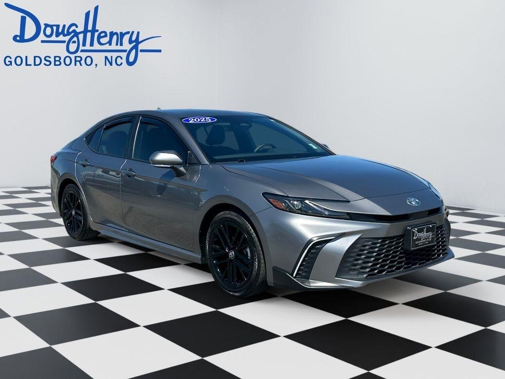 Toyota Camry  2025