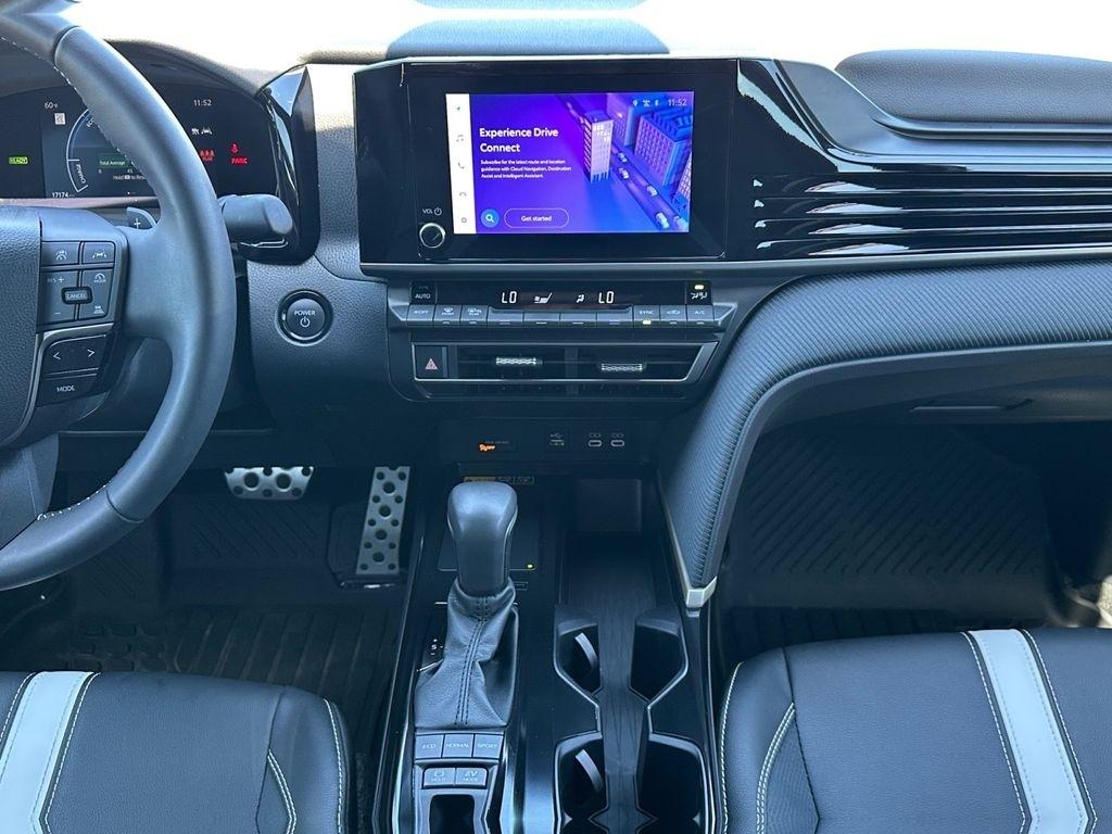 Toyota Camry  2025