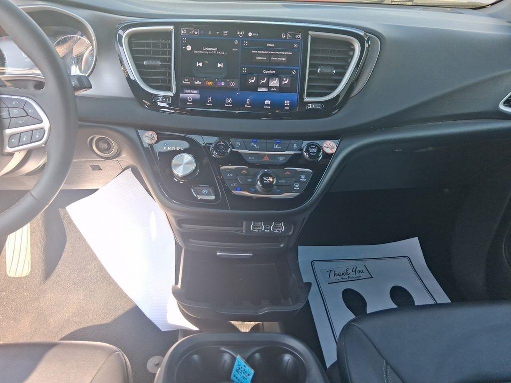 Chrysler Pacifica  2025