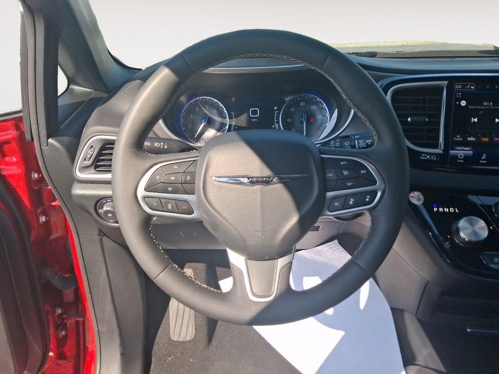 Chrysler Pacifica  2025