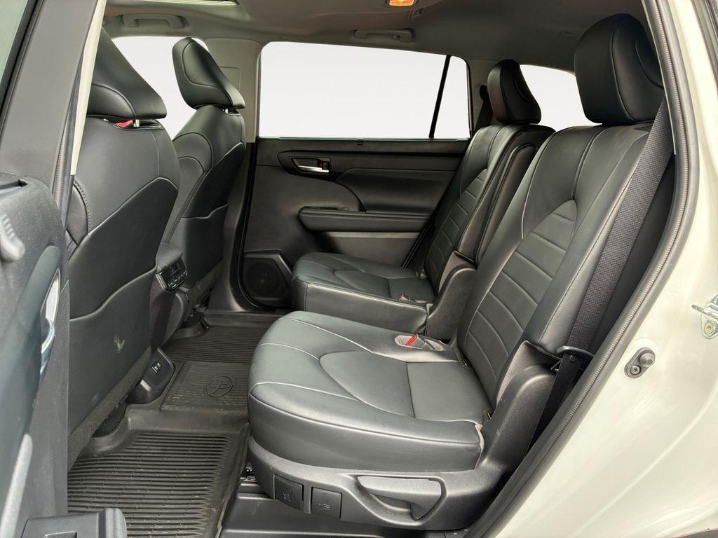 Toyota Highlander  2021