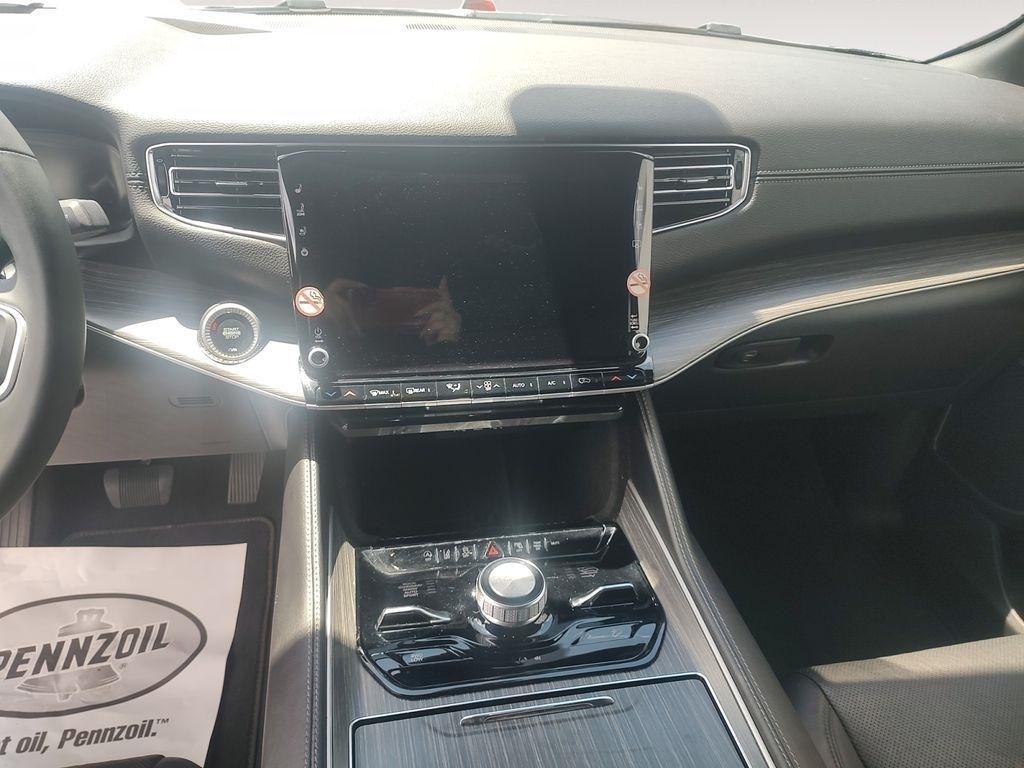 Jeep Wagoneer L  2024