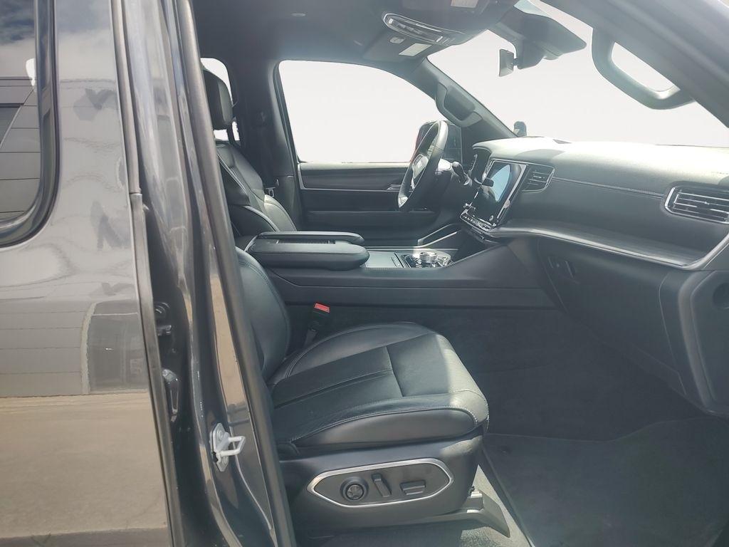 Jeep Wagoneer L  2024