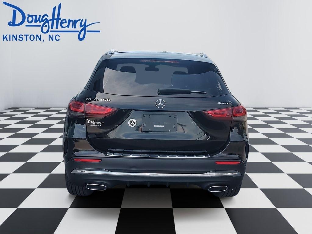 Mercedes-Benz GLA  2023