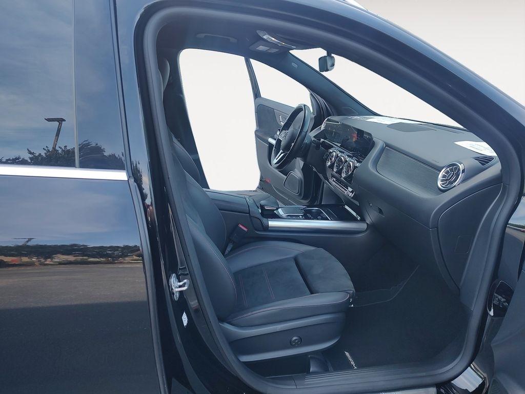 Mercedes-Benz GLA  2023