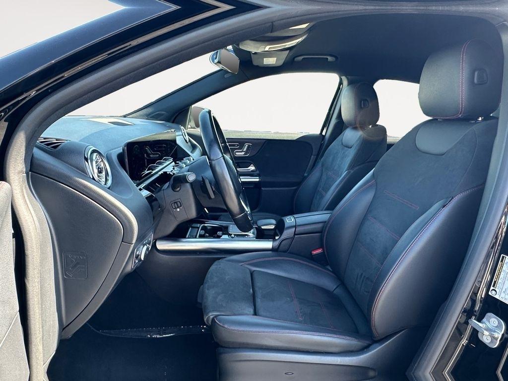 Mercedes-Benz GLA  2023