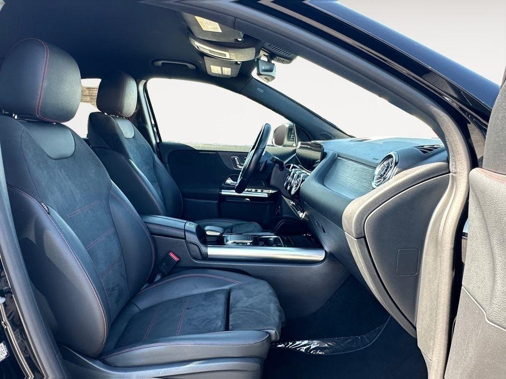 Mercedes-Benz GLA  2023