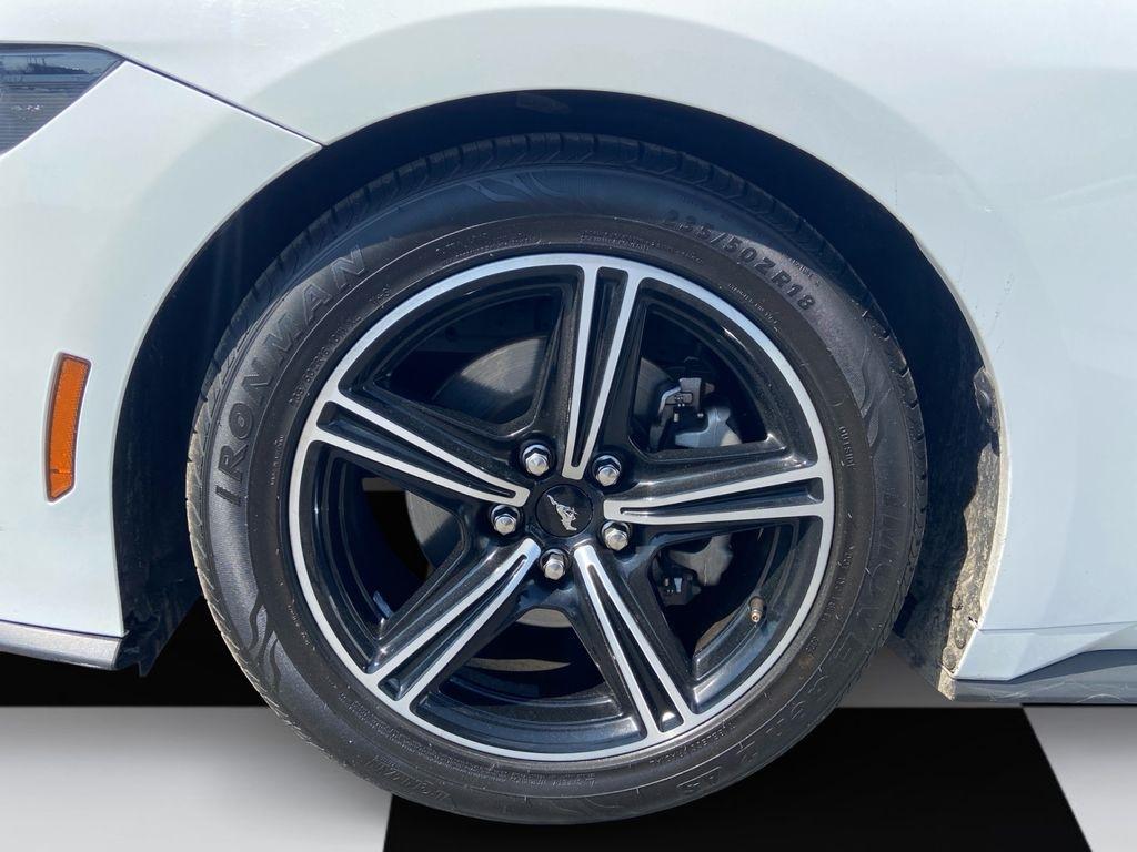 Ford Mustang  2024