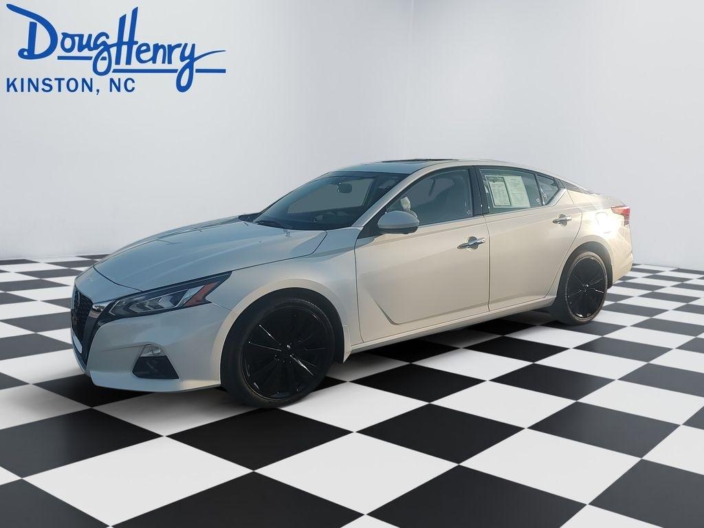 Nissan Altima  2022