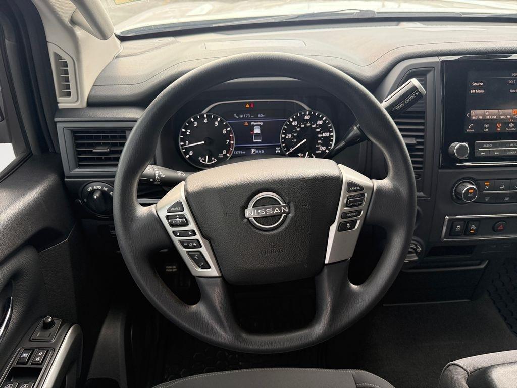 Nissan Titan  2024