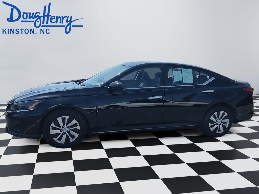Nissan Altima  2023
