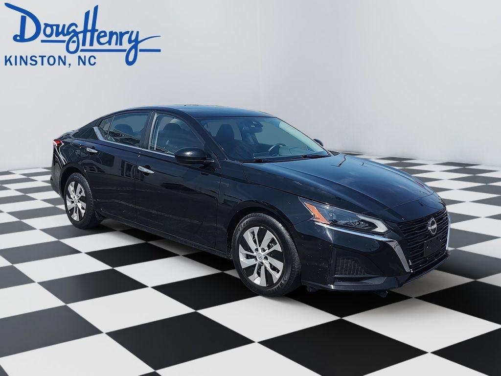 Nissan Altima  2023