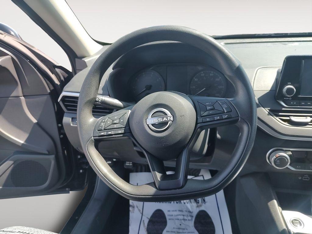 Nissan Altima  2023