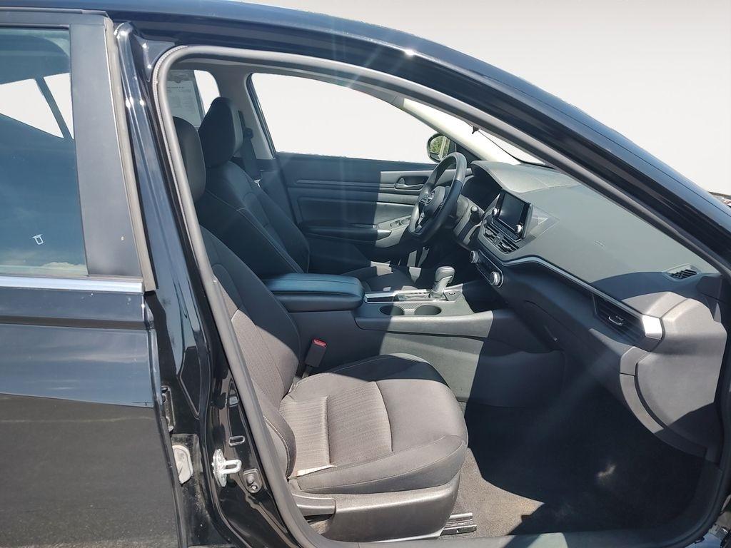 Nissan Altima  2023