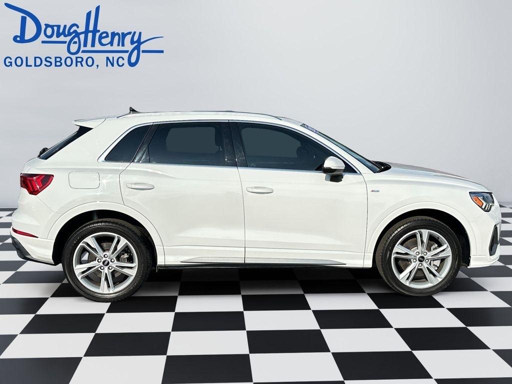 Audi Q3  2021