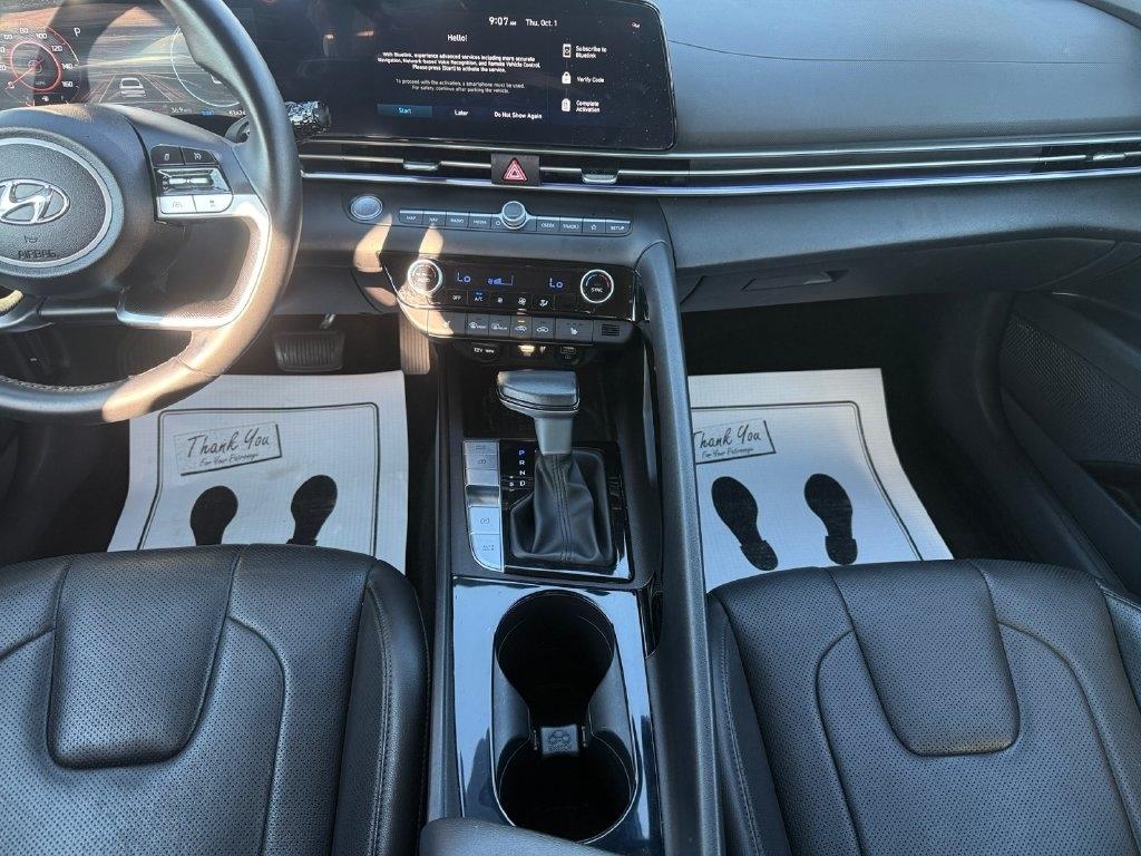 Hyundai Elantra  2023