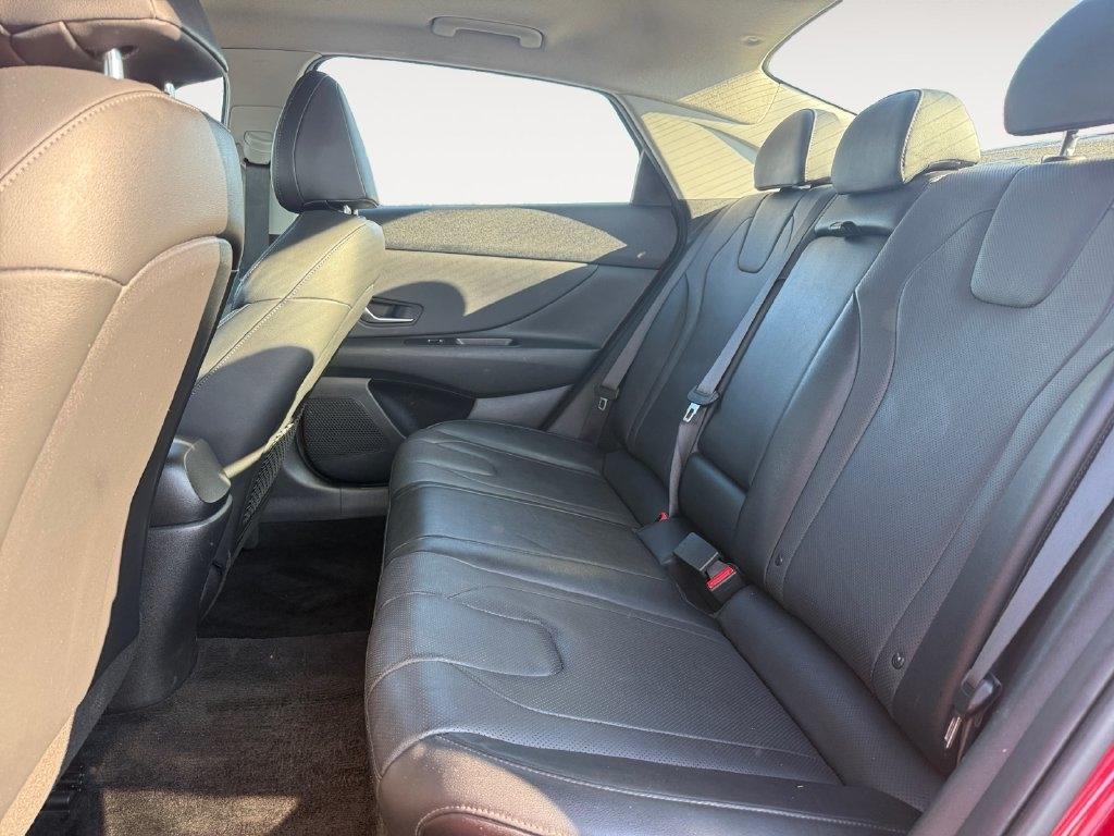 Hyundai Elantra  2023