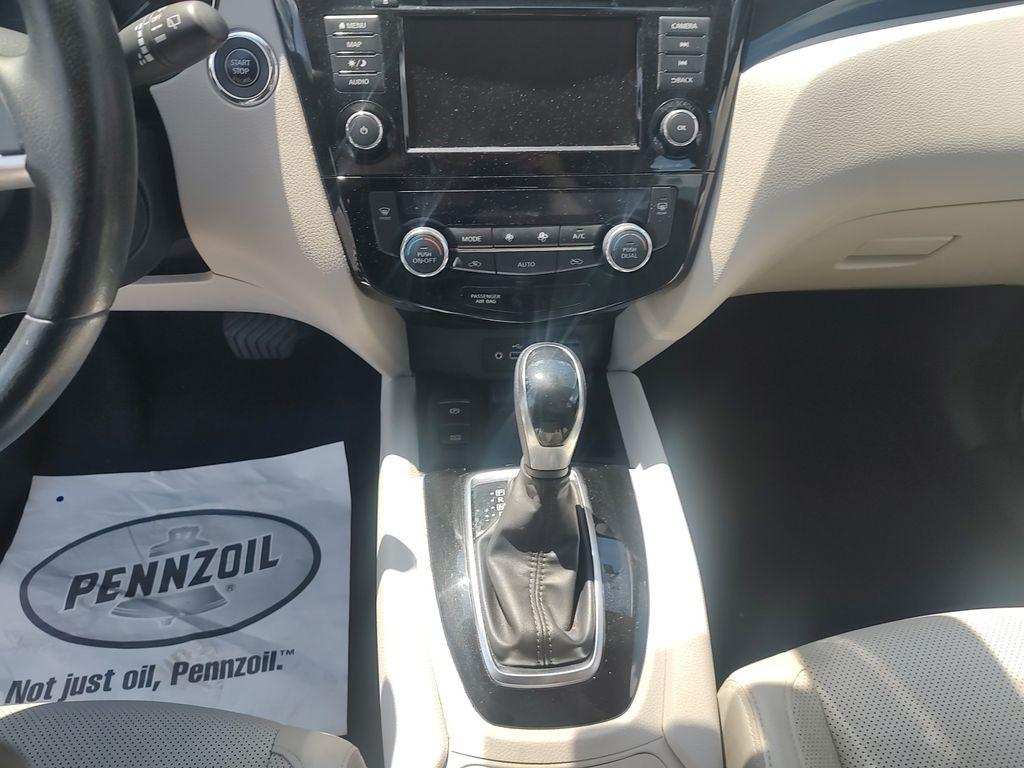 Nissan Rogue Sport  2022