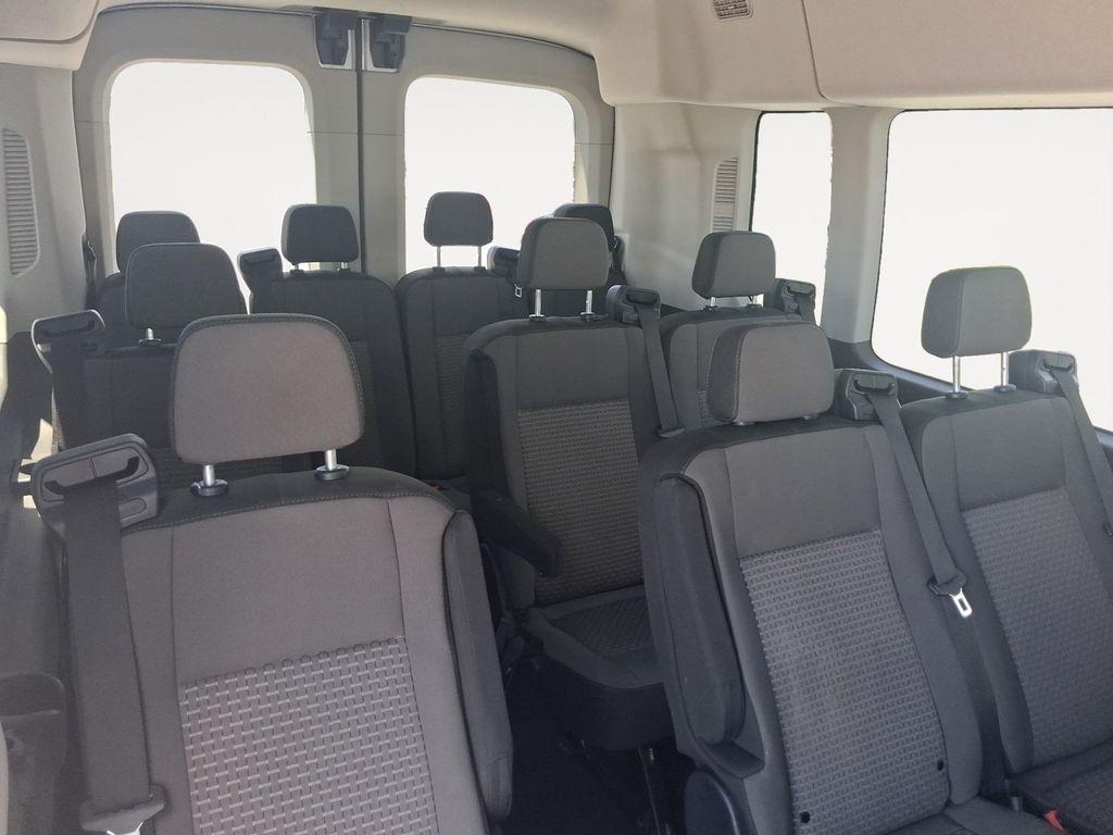 Ford Transit Passenger Wagon  2024