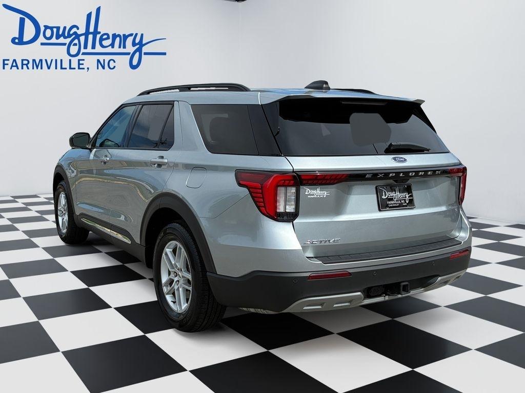 Ford Explorer  2025