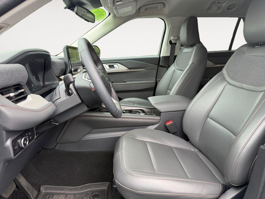 Ford Explorer  2025