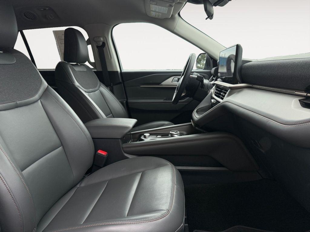 Ford Explorer  2025