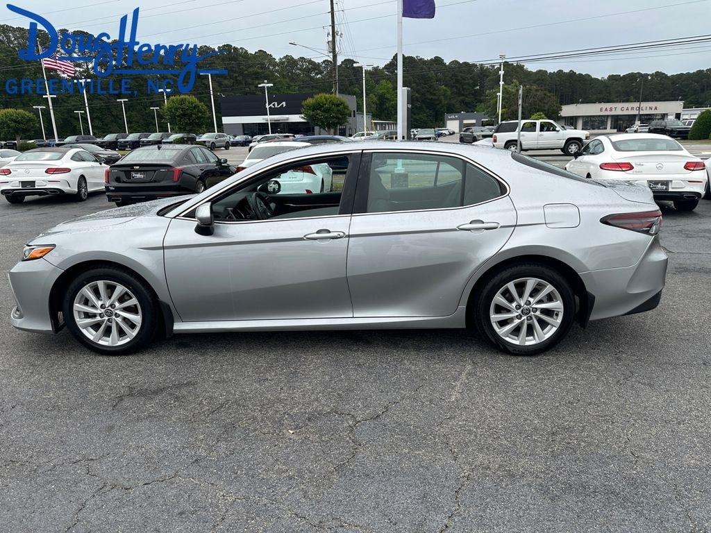 Toyota Camry  2021