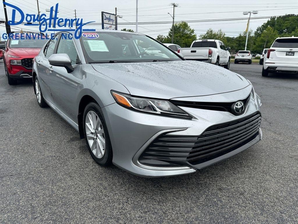 Toyota Camry  2021