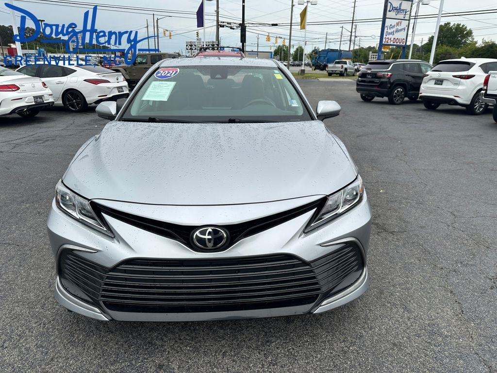 Toyota Camry  2021