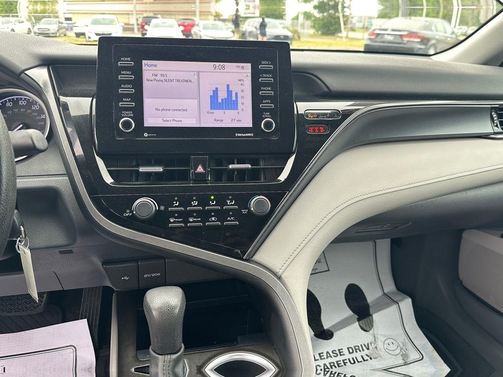 Toyota Camry  2021