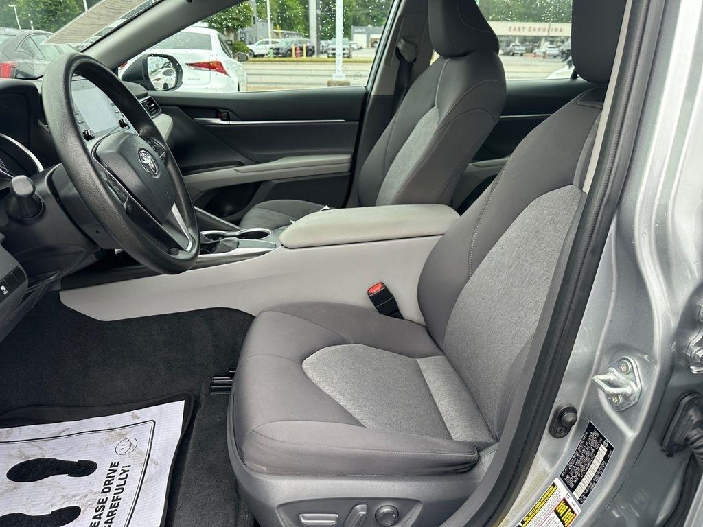 Toyota Camry  2021