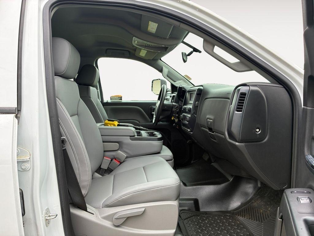Chevrolet Silverado MD  2023