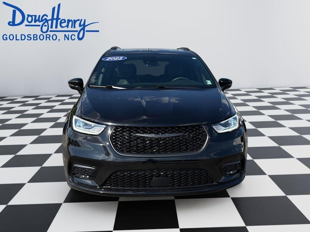 Chrysler Pacifica  2025