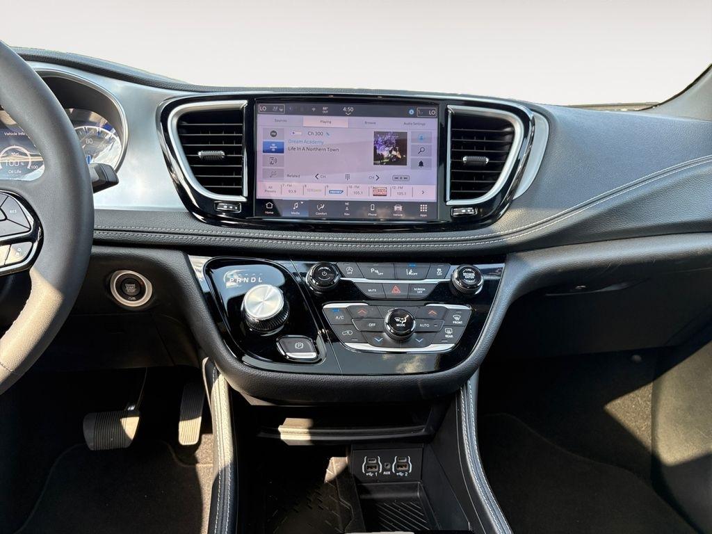 Chrysler Pacifica  2025