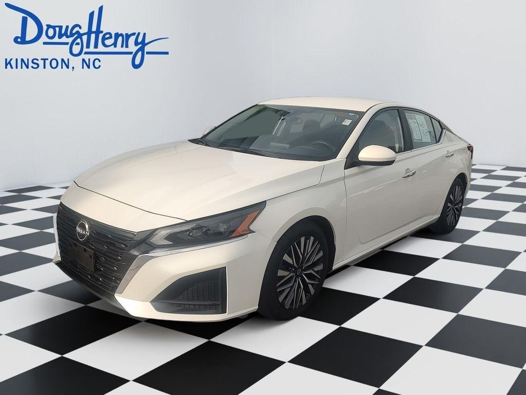 Nissan Altima  2023