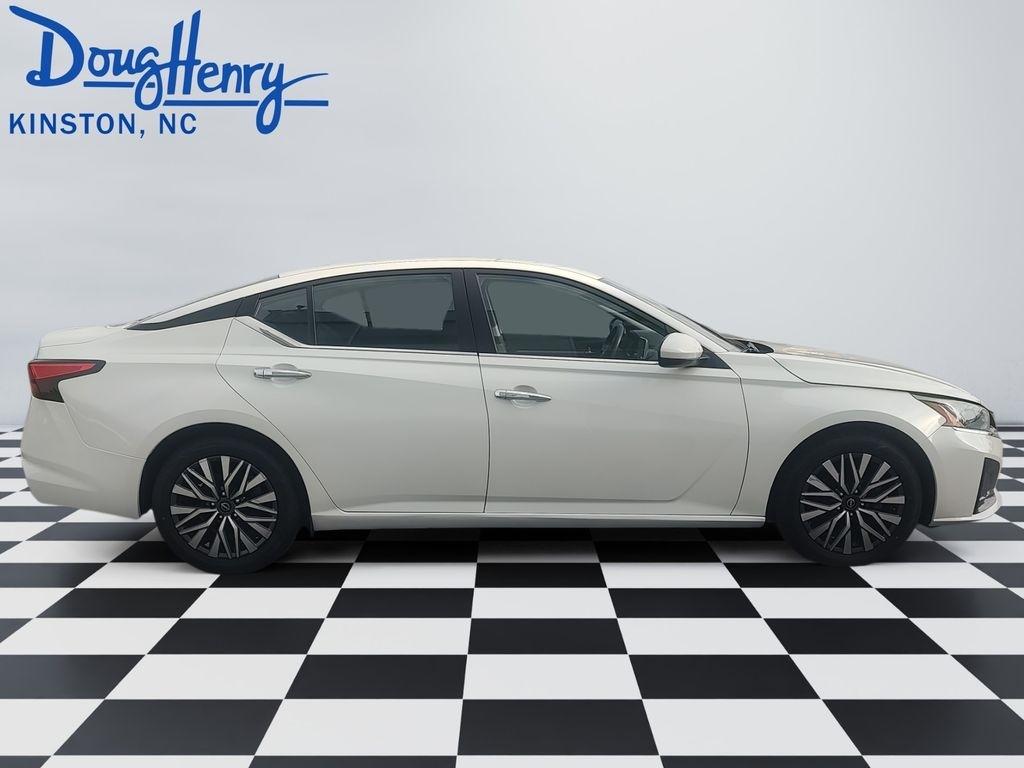 Nissan Altima  2023