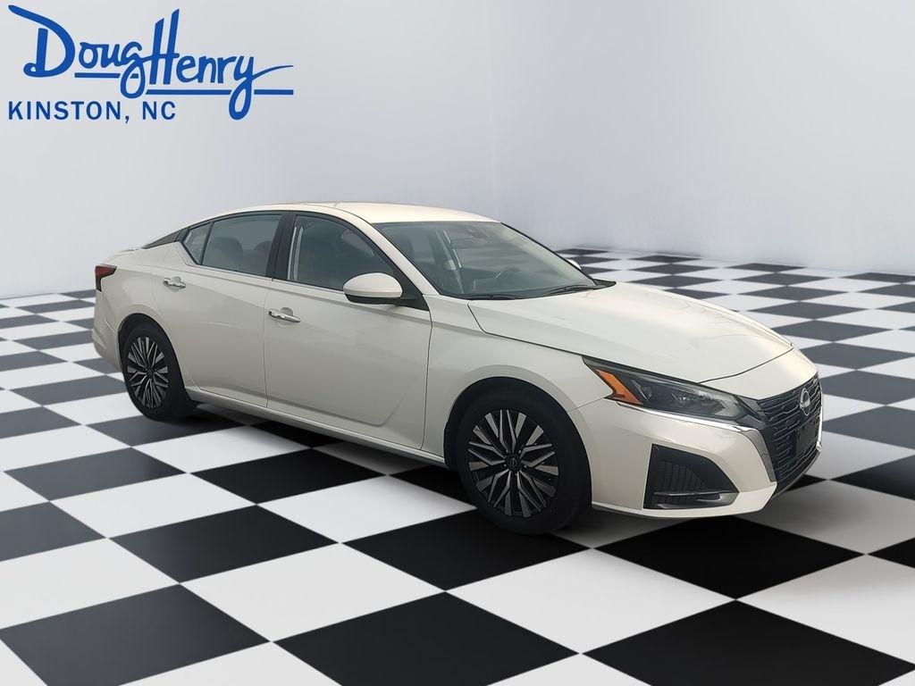 Nissan Altima  2023