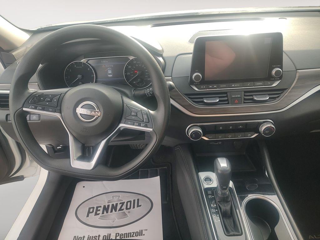 Nissan Altima  2023