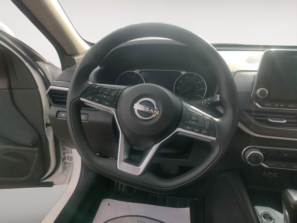 Nissan Altima  2023