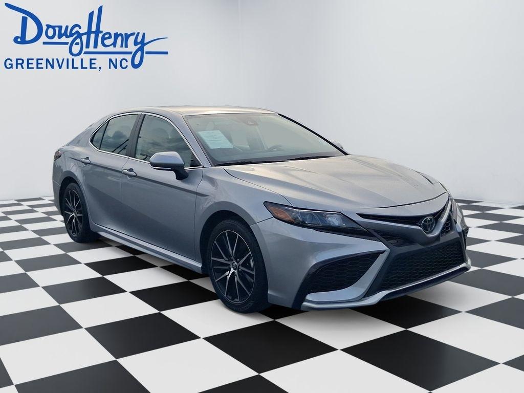 Toyota Camry  2023